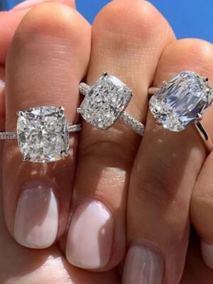 Four-claw White Square Diamond Ring Large Zircon
